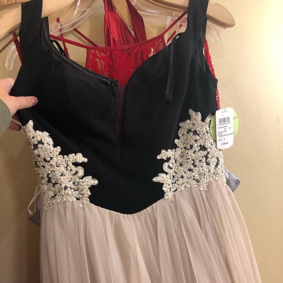 GOLD AND BLACK PROM DRESS - Picture 2 of 5